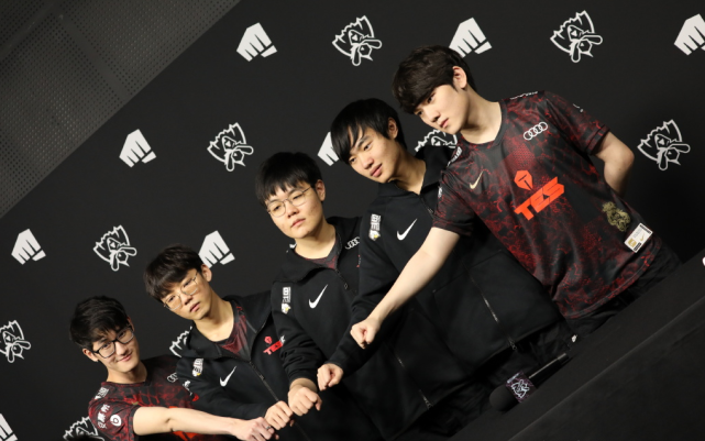 内心坚定的 内心坚定的